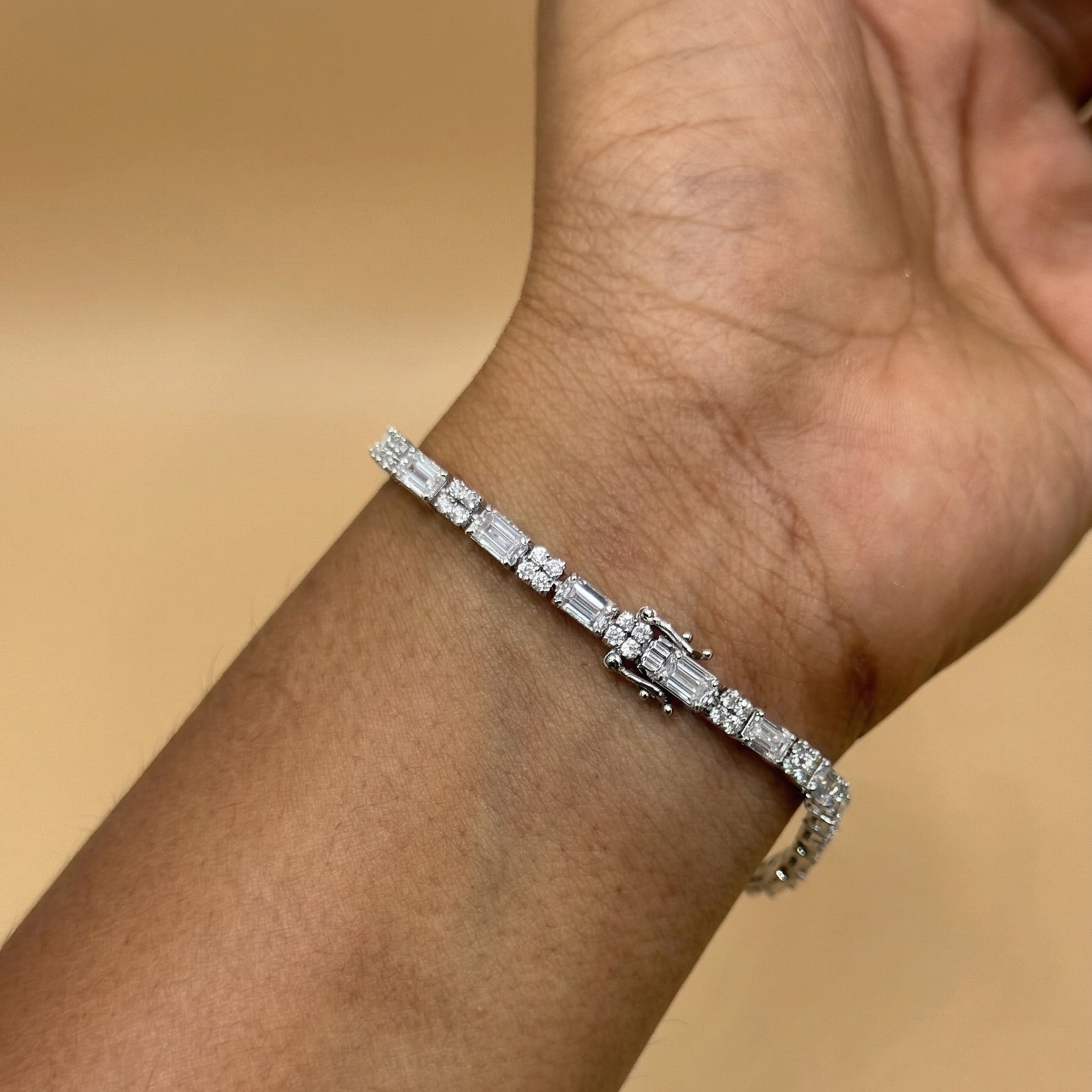 Emerald & Round Cut Diamond Tennis Bracelet