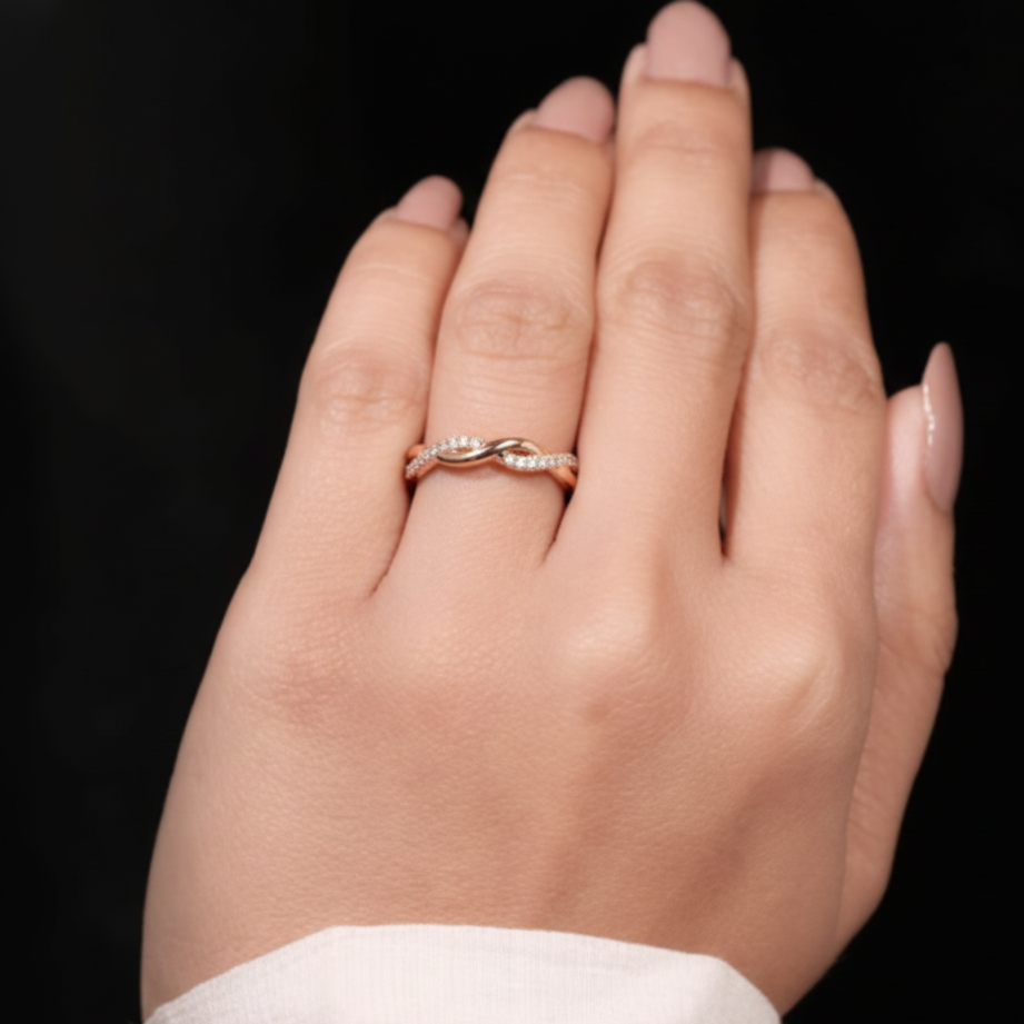 Glimmering Diamond Twist Ring