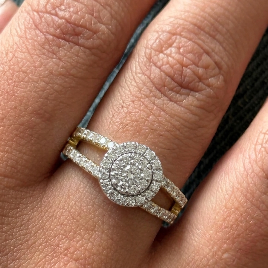 Cluster setting Diamond Engagement Ring
