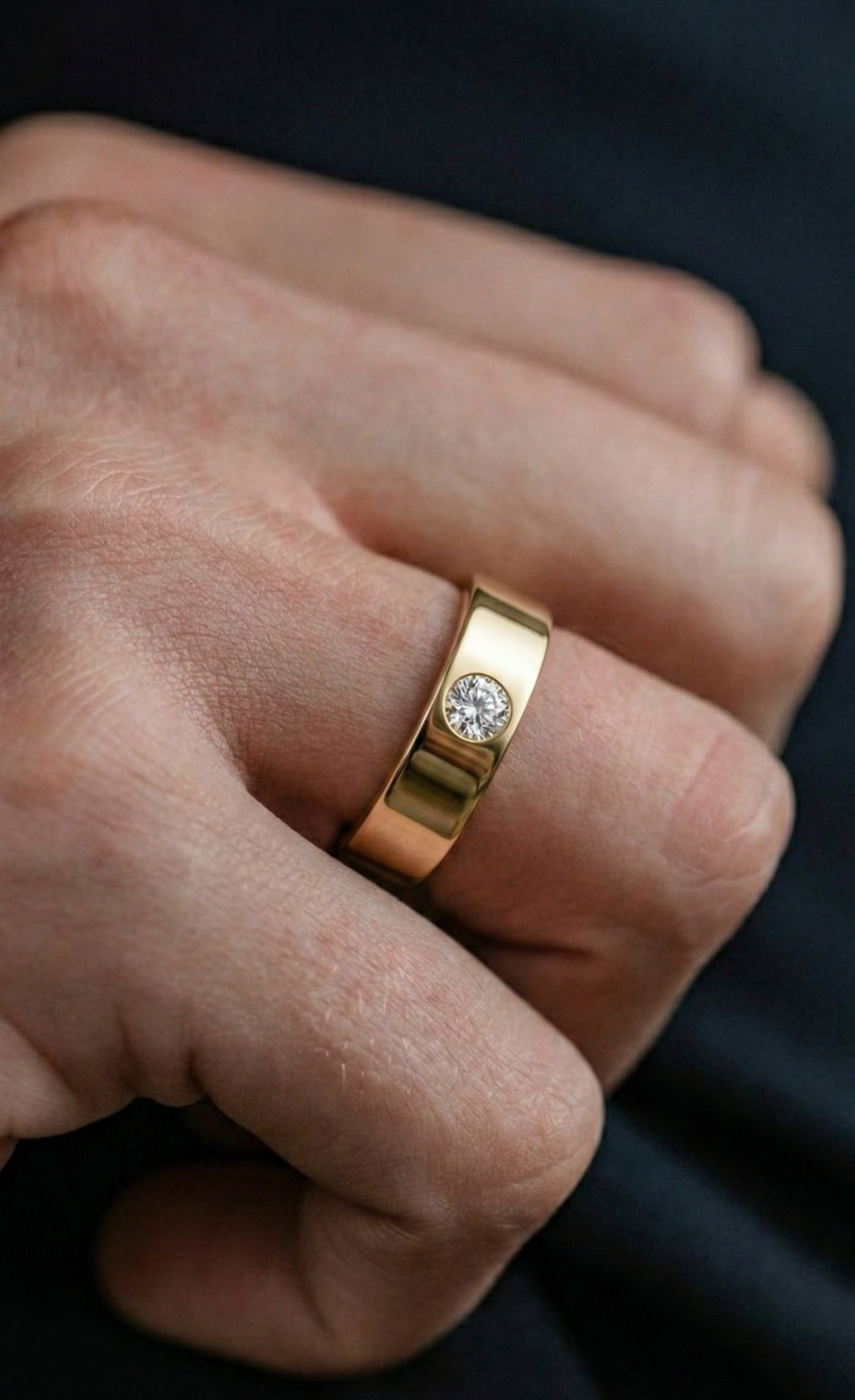 Glow Dot Round Men's Ring