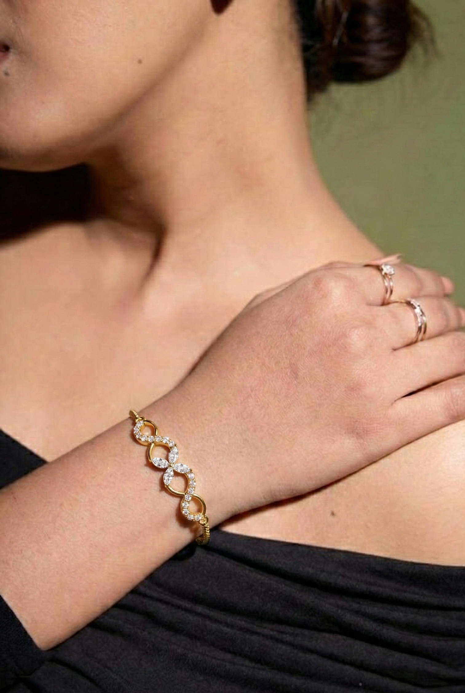 Floral Curve Diamond Bracelet