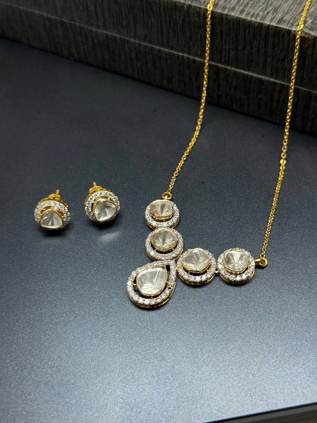 Drop Polki Diamond pendant set