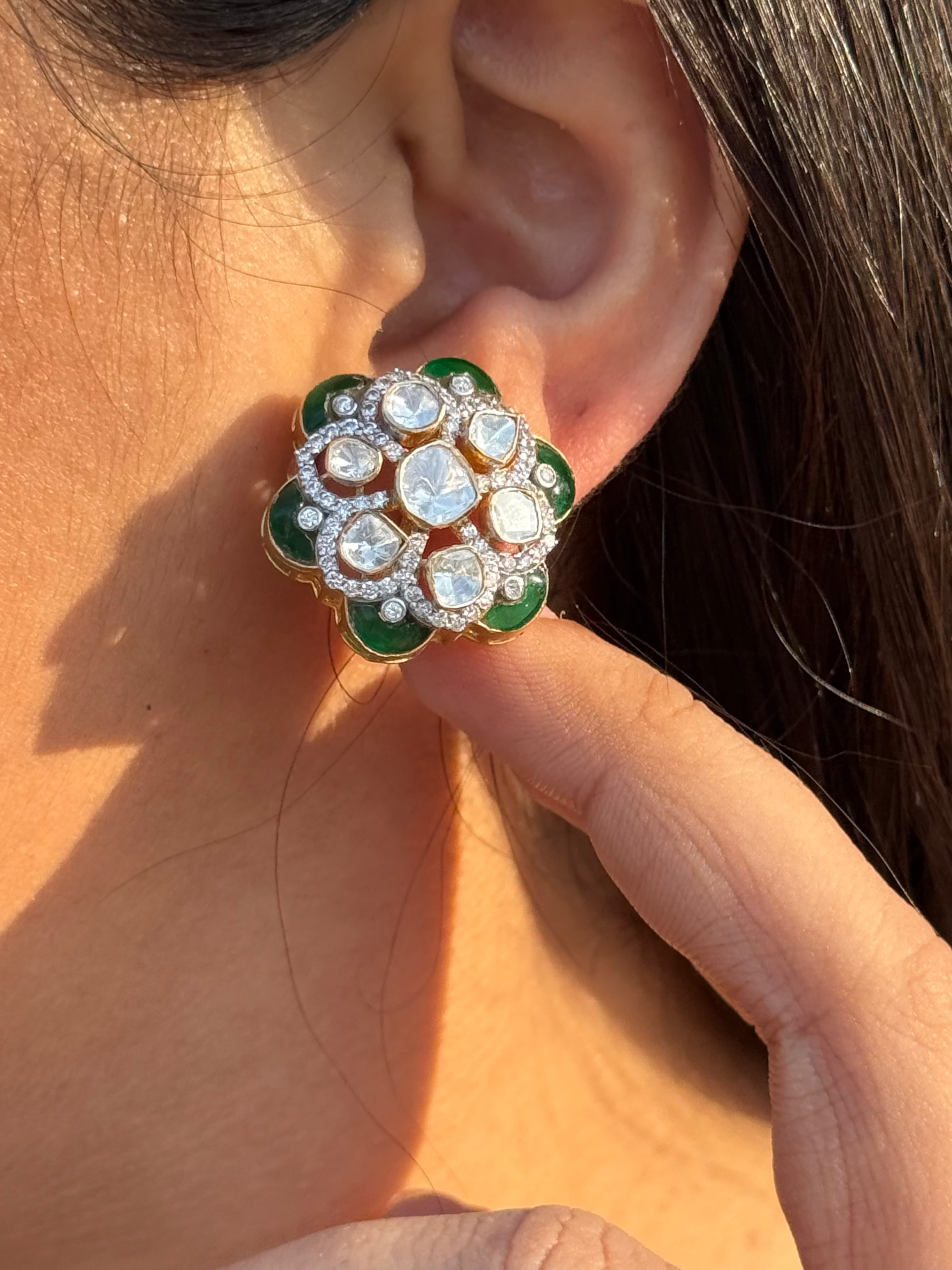 Green stone pendant with earrings