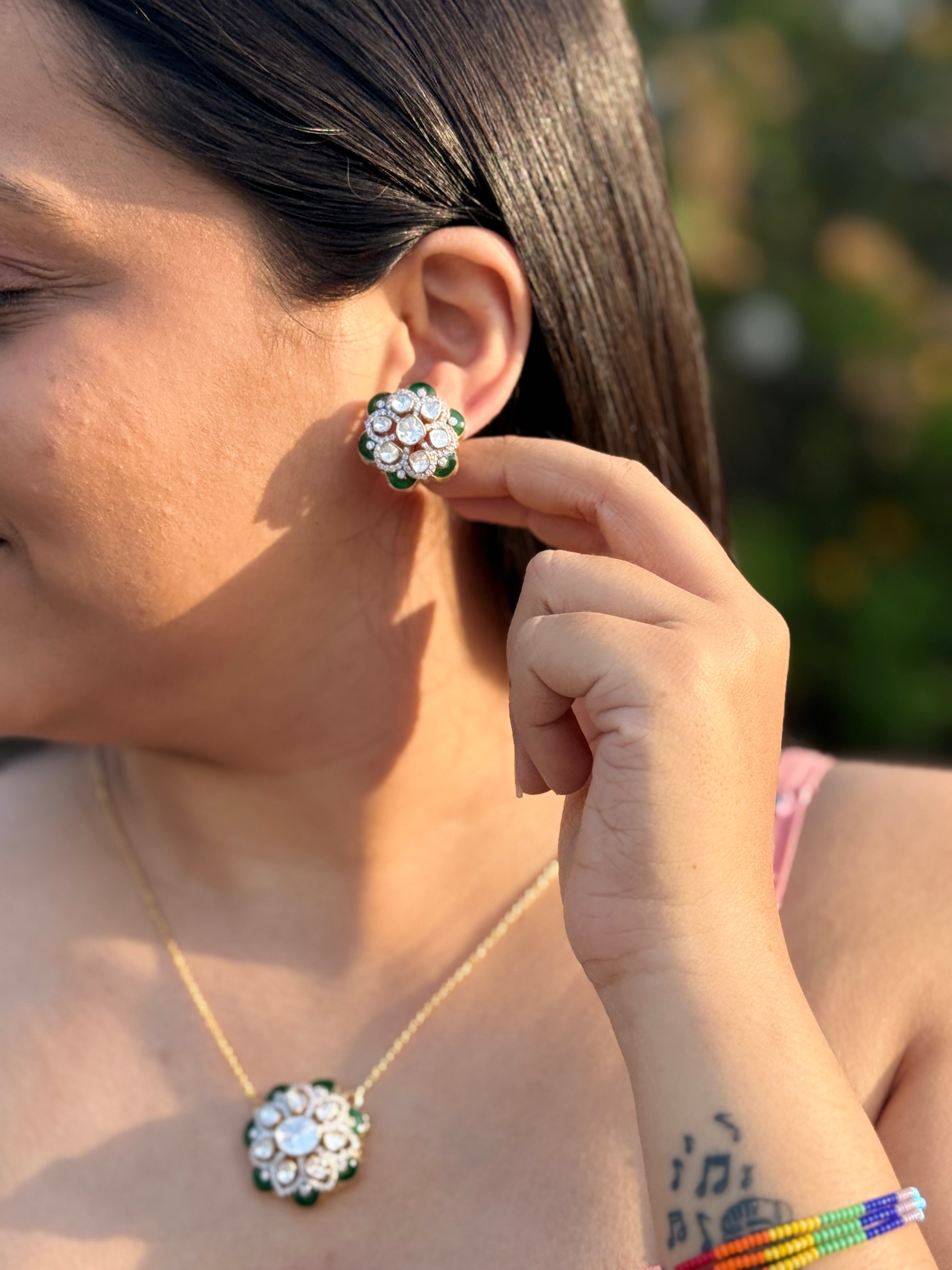 Green stone pendant with earrings