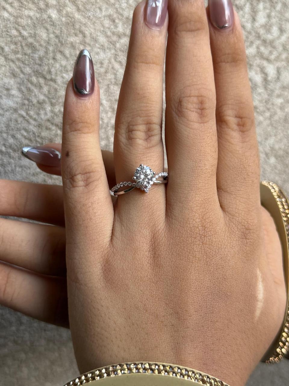 Solitaire Eternal Twist Ring