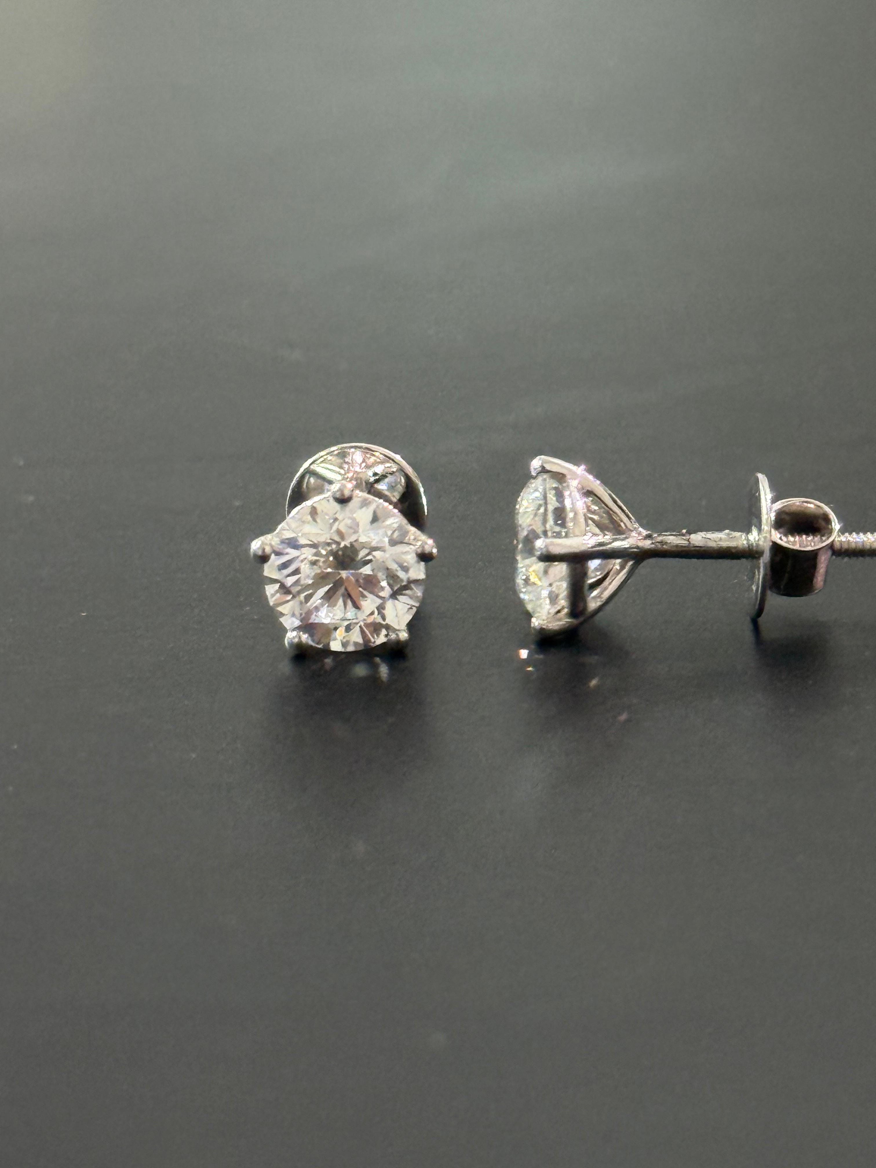 1ct Stud with 5 Prongs