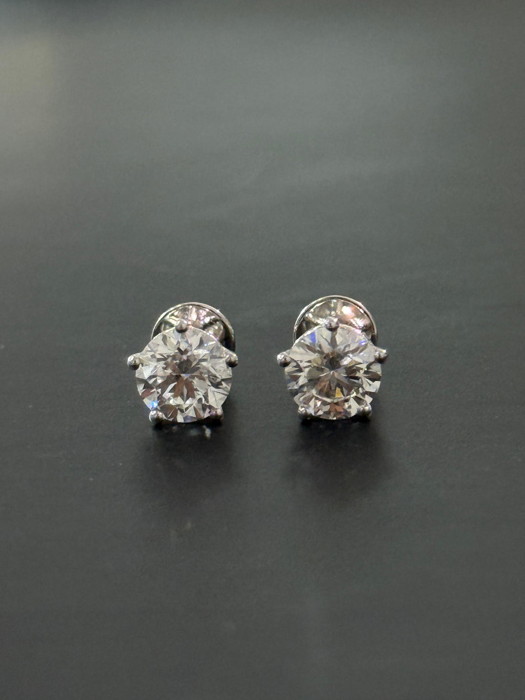 1ct Stud with 5 Prongs