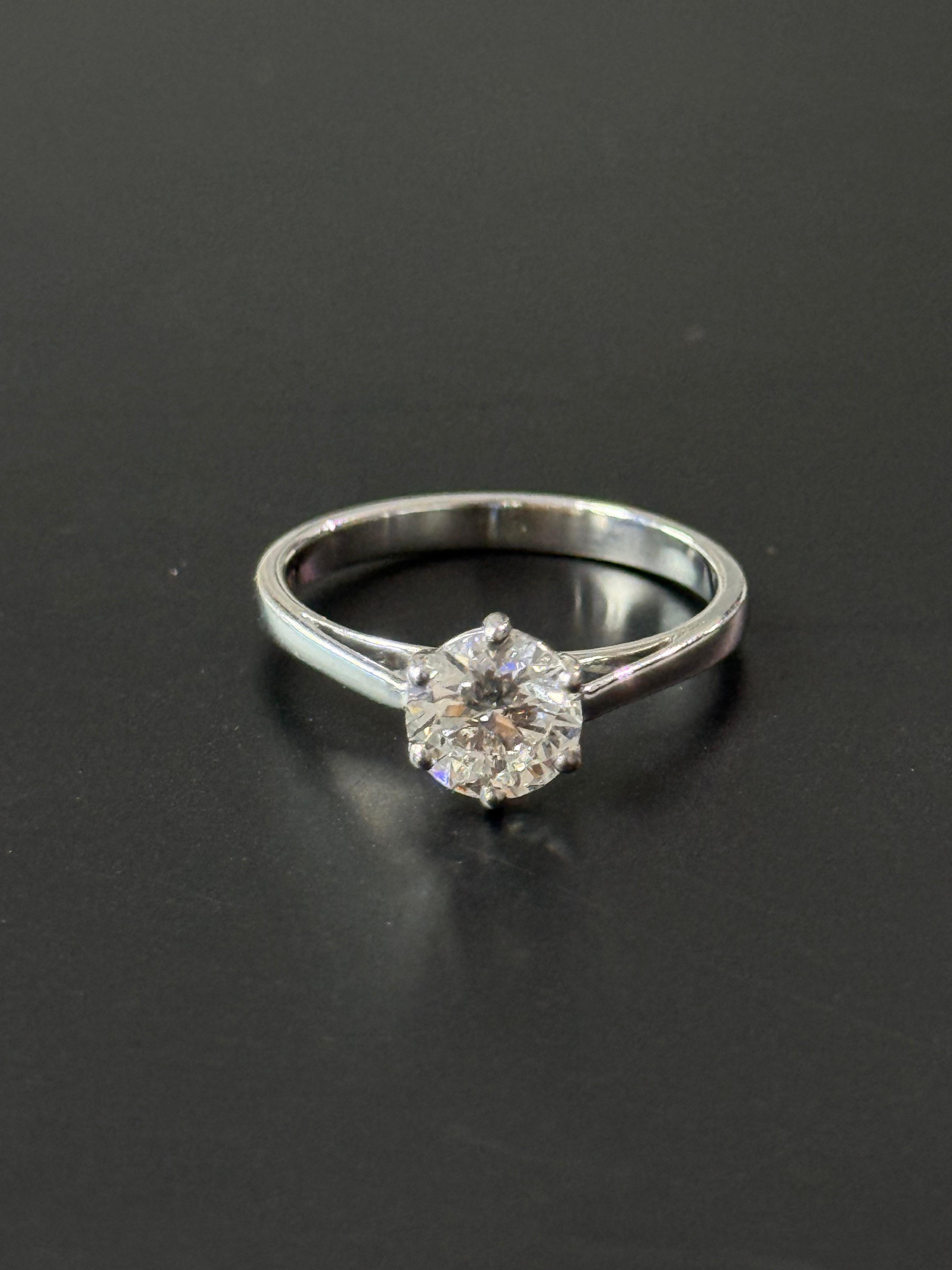 1 Ct Round Cut Ring