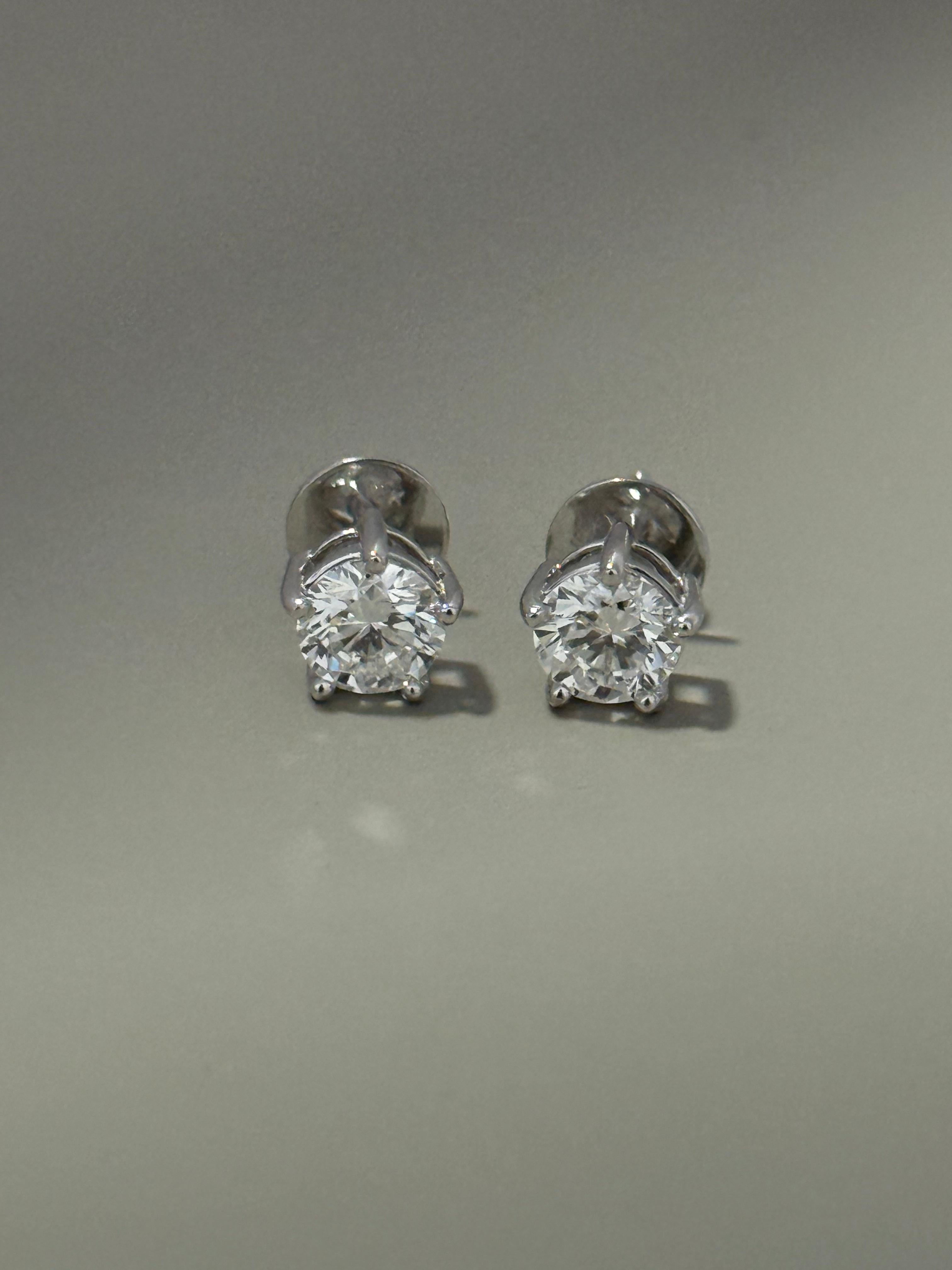 0.70 pointer 5 Prongs Studs