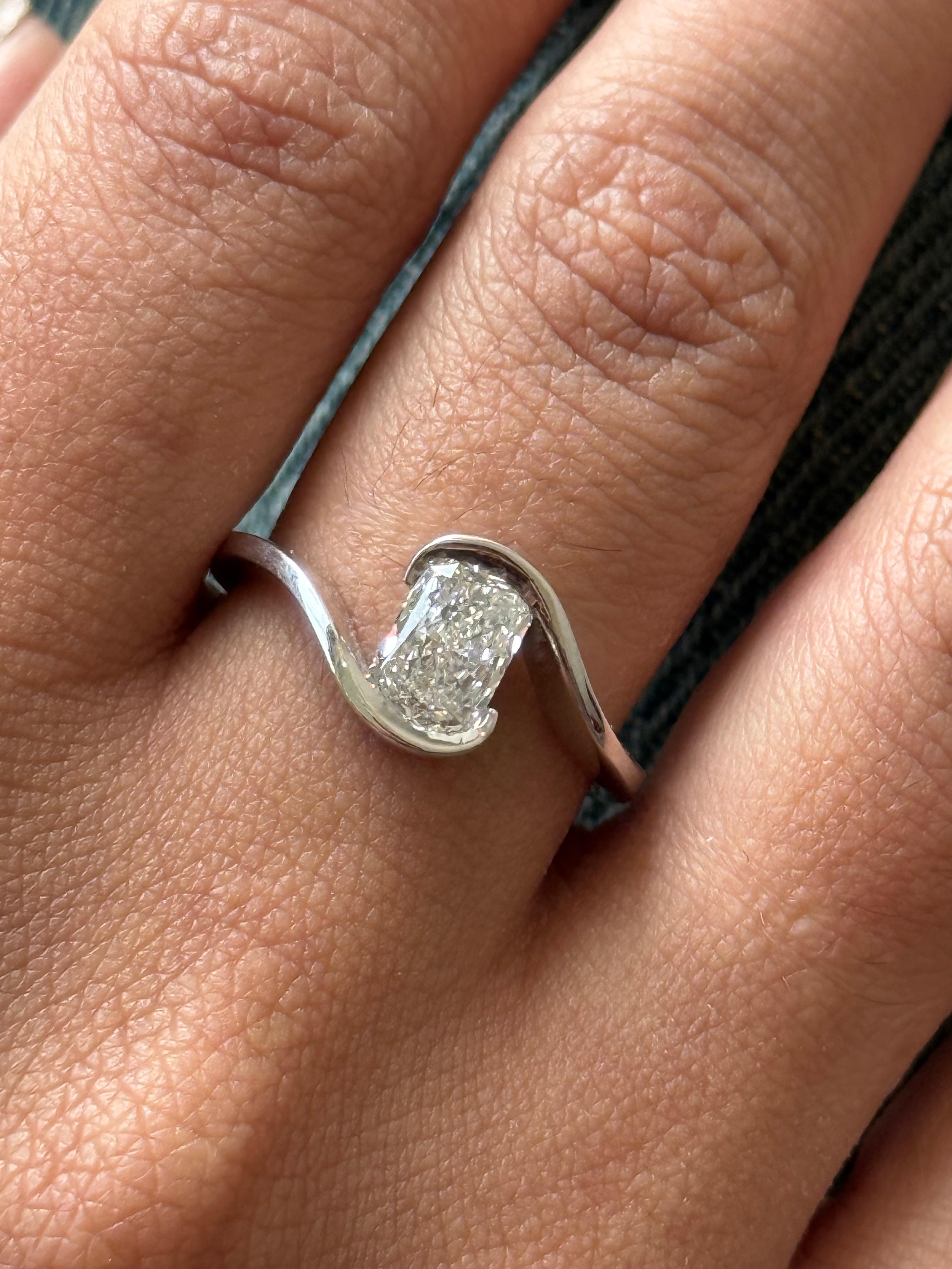 Radiant Twisted Shank Ring