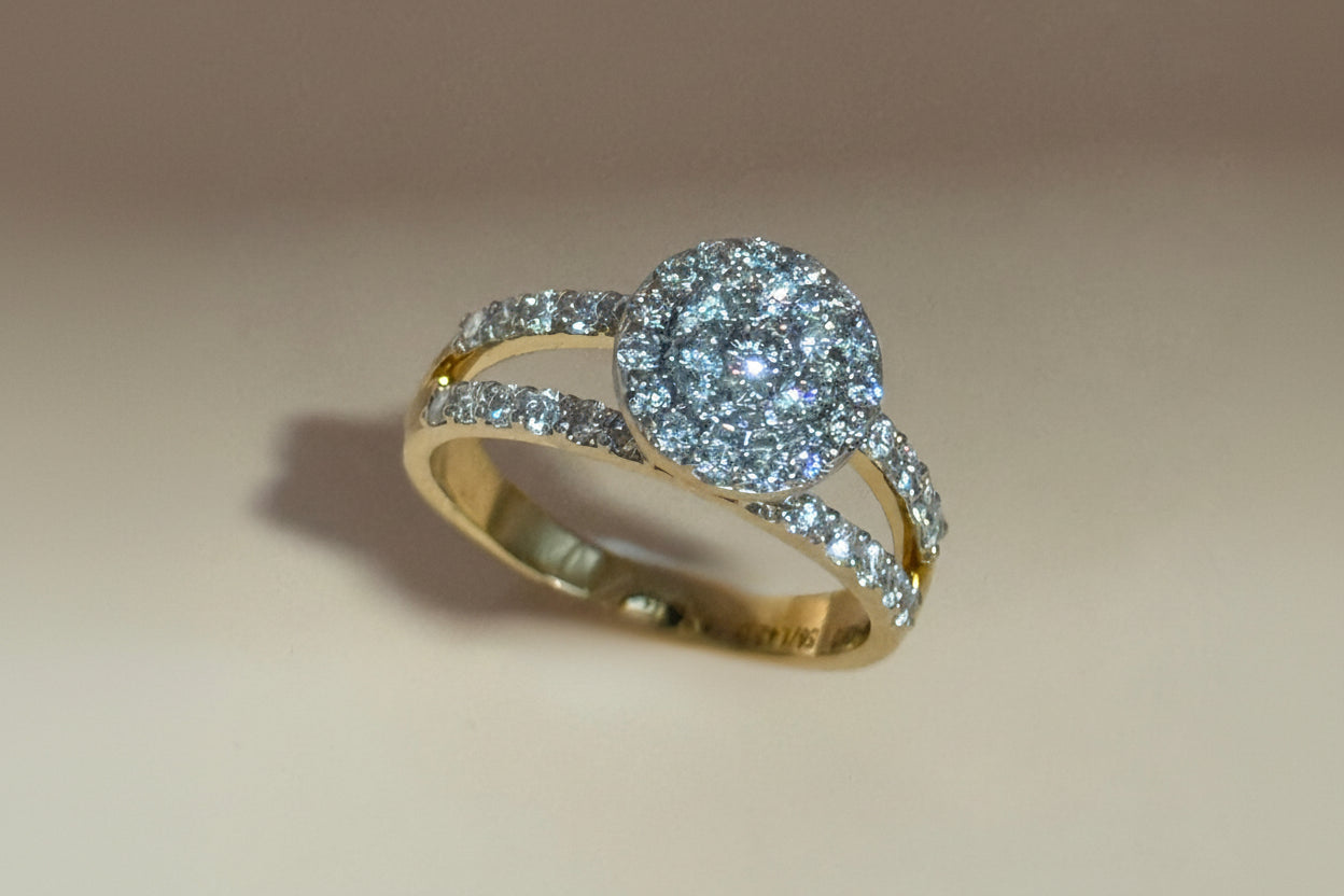 Cluster setting Diamond Engagement Ring