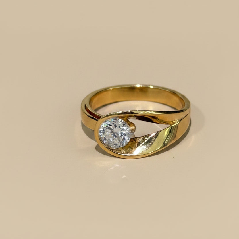 Diamond curve shank ring