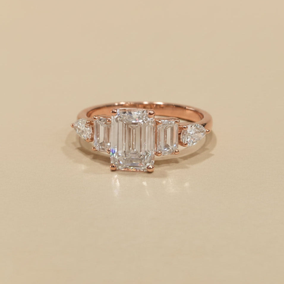 Emerald women ring