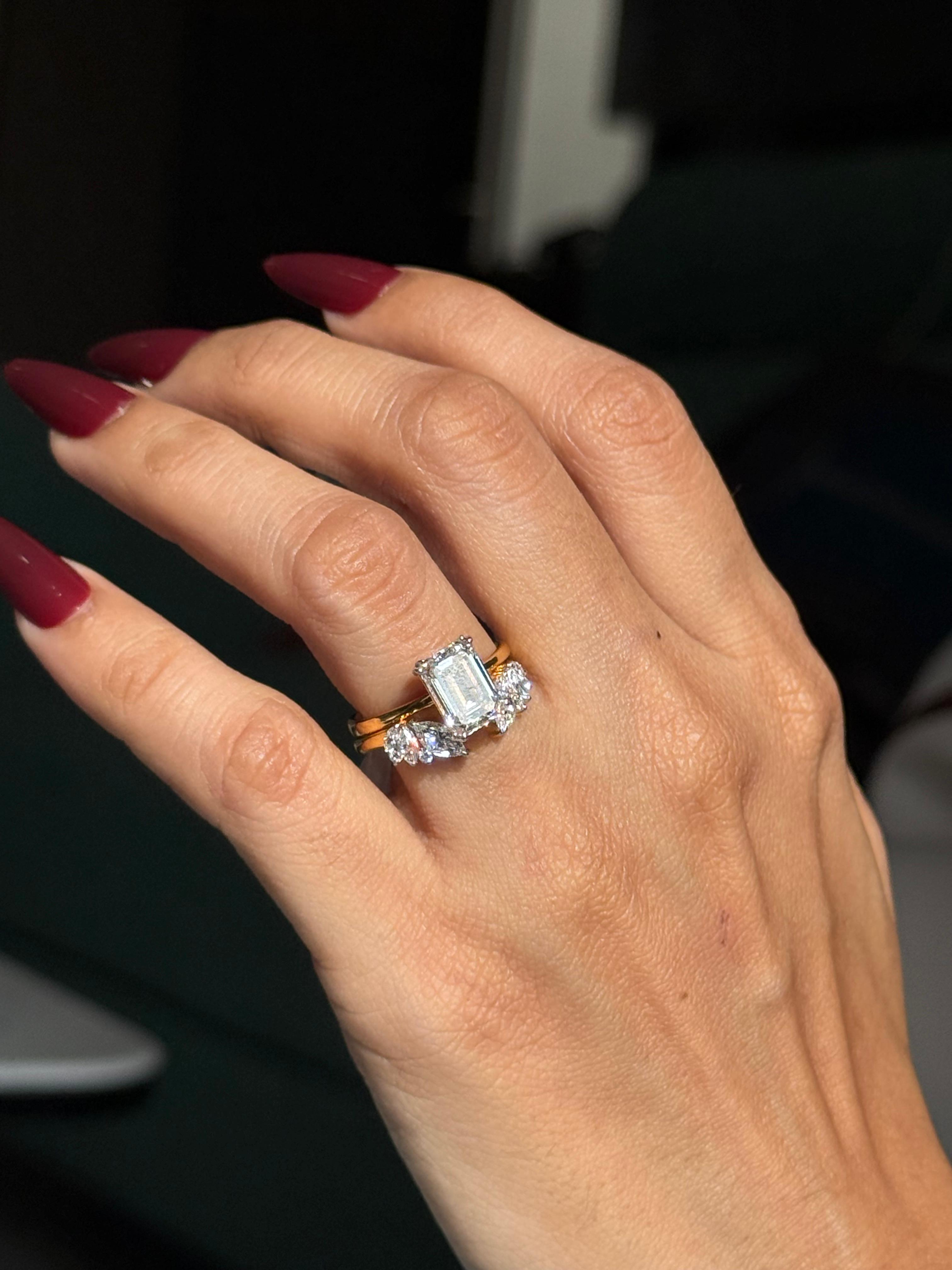 Emerald stackable ring with marquise band