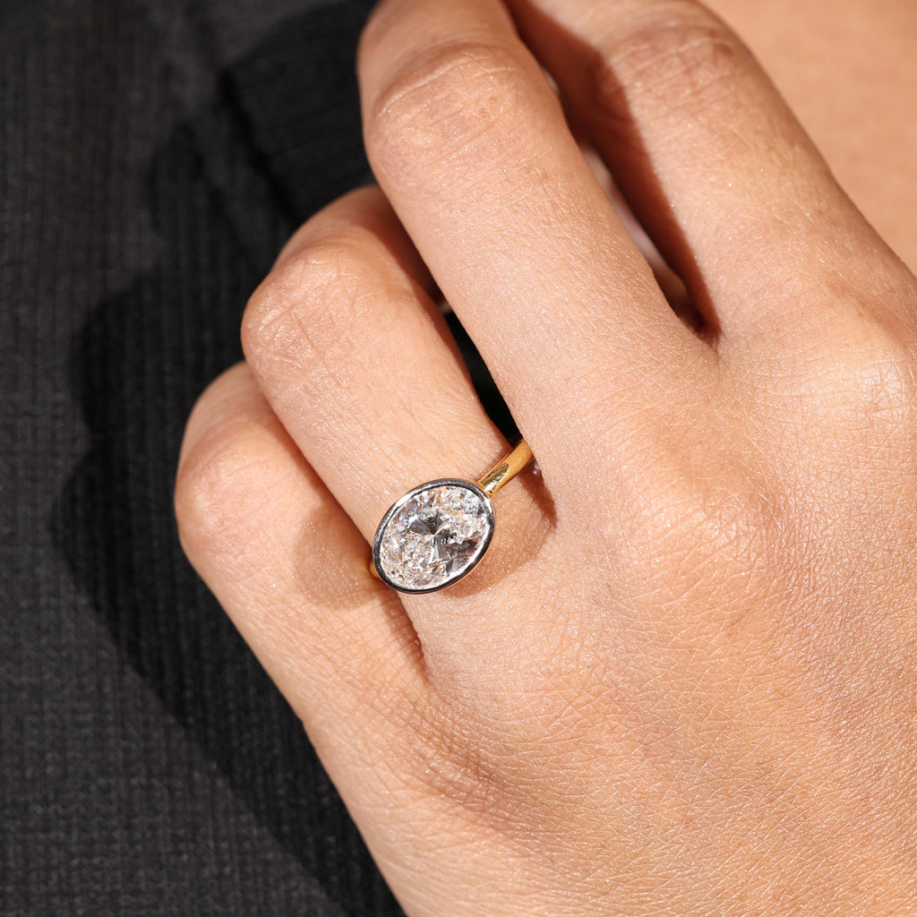 Aurora Bezel Oval Ring