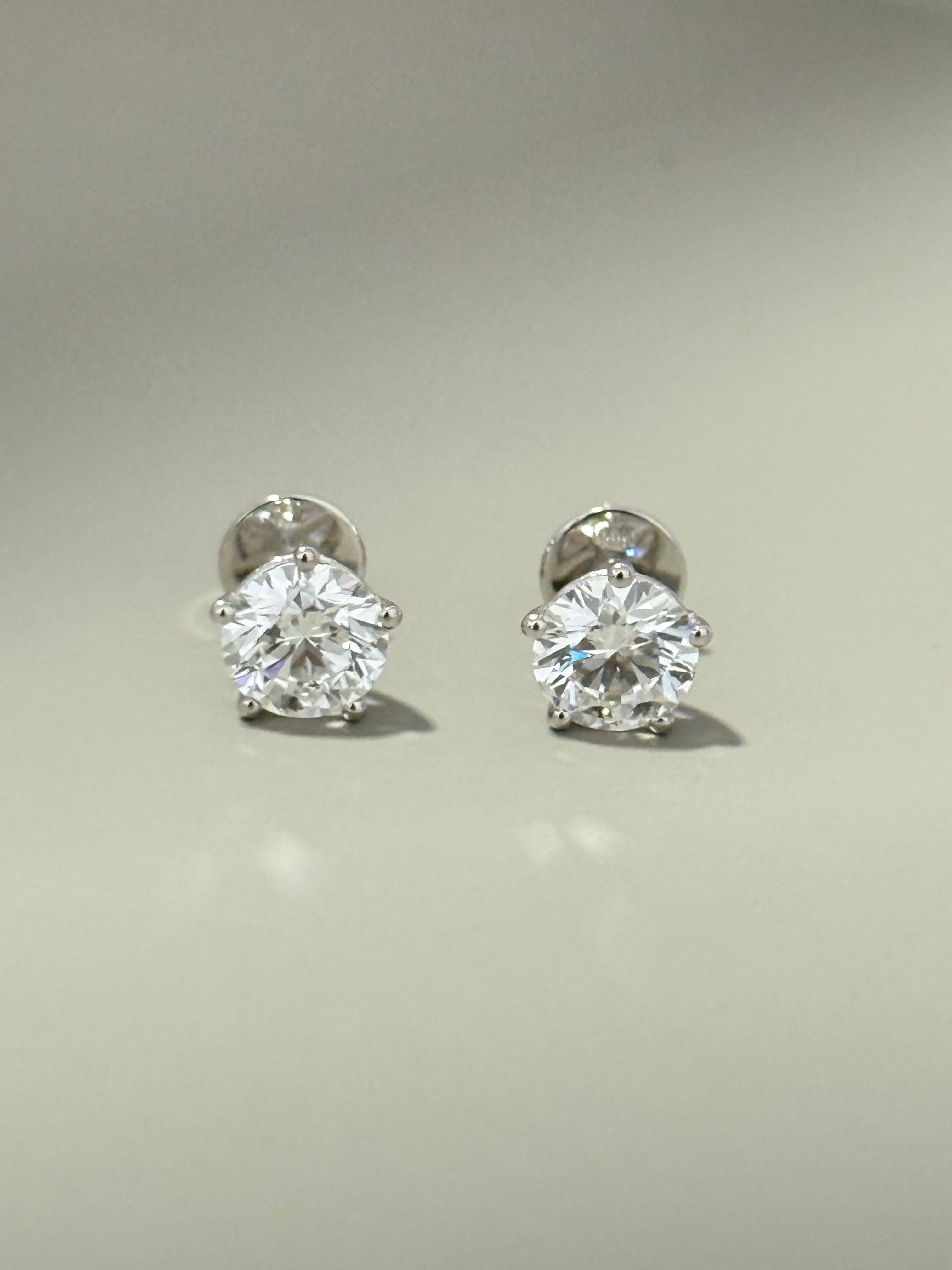 1ct Stud with 5 Prongs