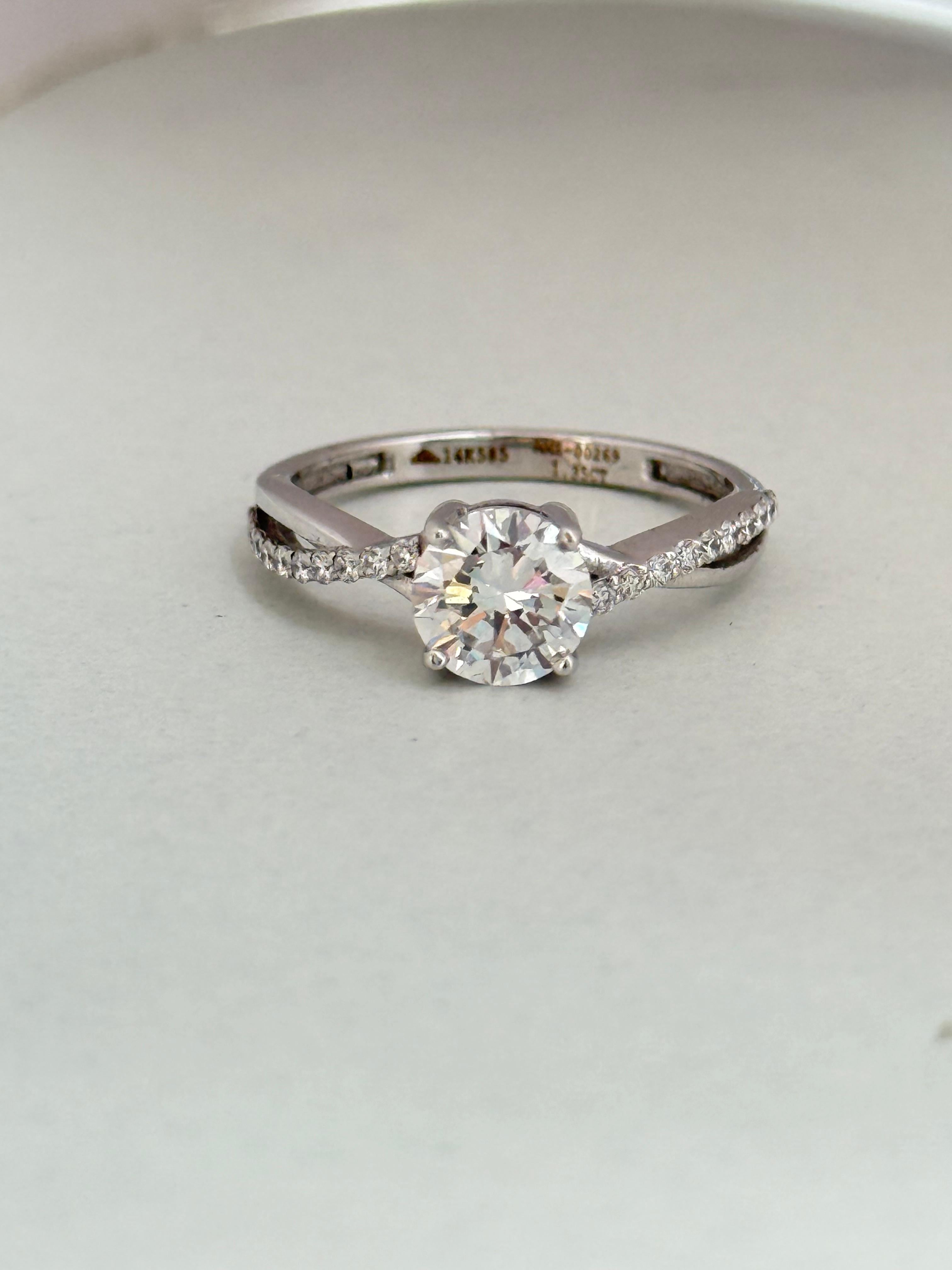 1ct Round Criss Cross Engagement Ring