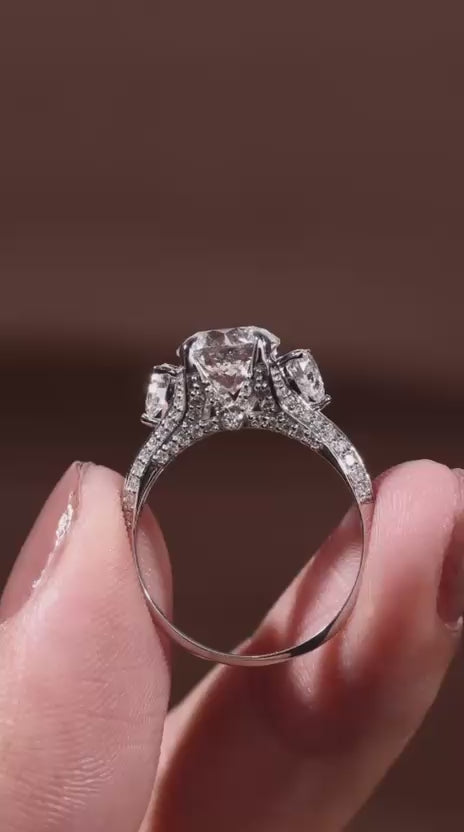 Round cut diamond Engagement Ring