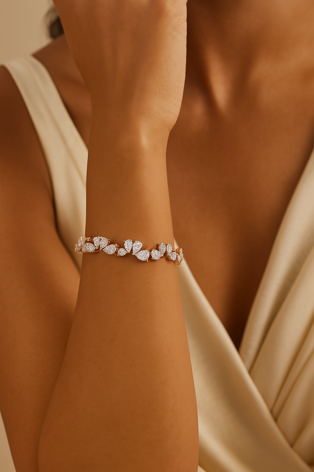 Luminious Love Of Swan Diamond Bracelet