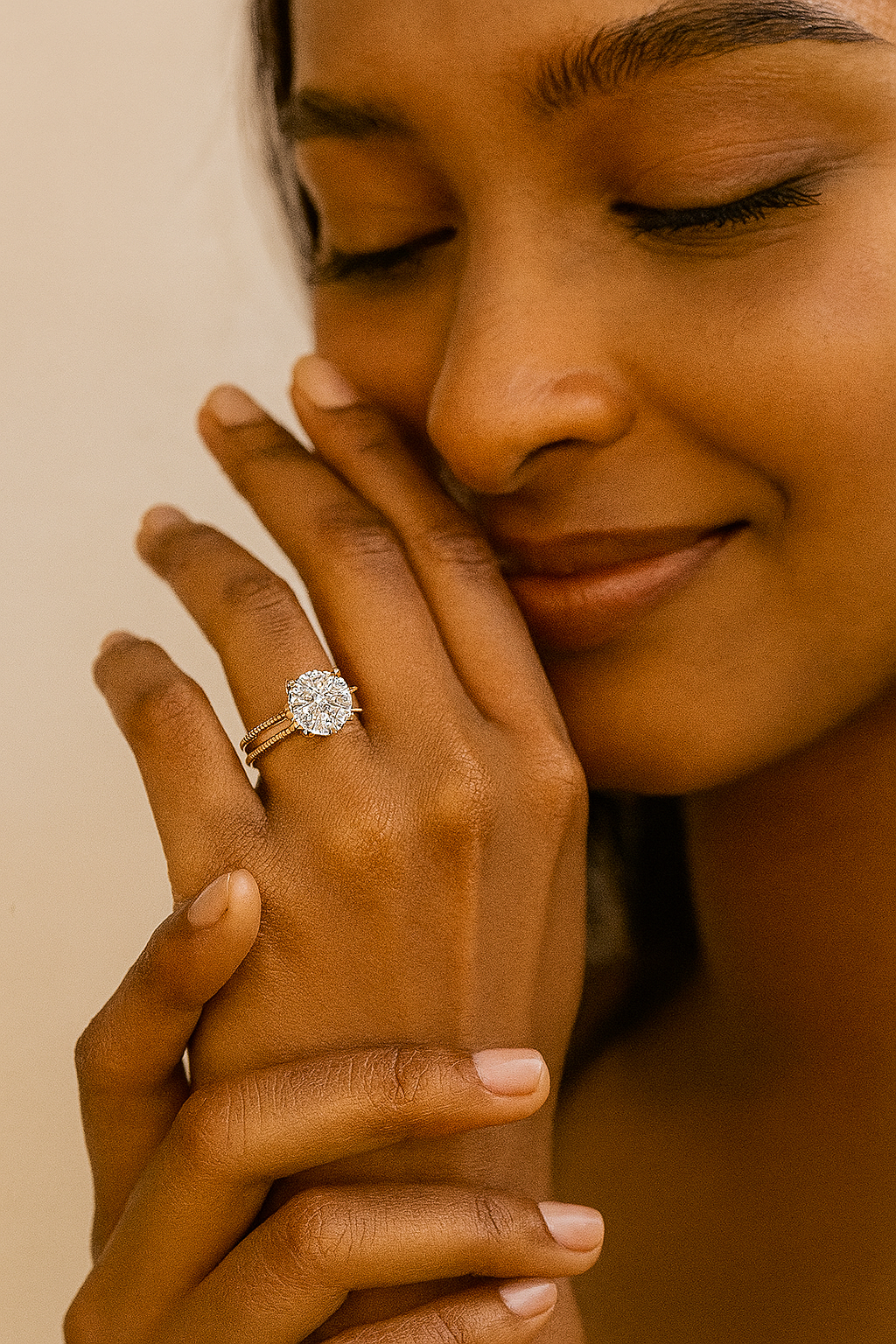 Elegance Solitaire Round Ring